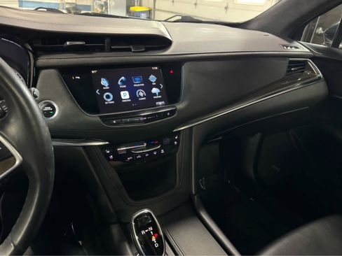 Used 2017 Cadillac XT5 Platinum AWD/4WD image 19