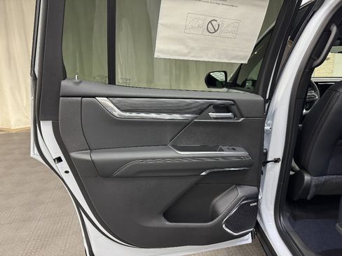 New 2026 GMC Acadia Elevation w/ Elevation Premium Package image 17