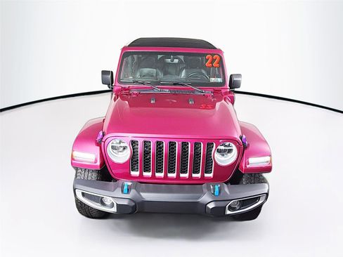 Used 2022 Jeep Wrangler Unlimited Sahara w/ Cold Weather Group AWD/4WD image 13