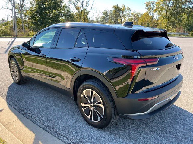 Used 2024 Chevrolet Blazer EV LT AWD/4WD image 4