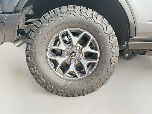 New 2025 Ford Bronco Badlands image 41