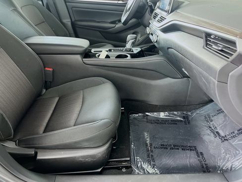 Used 2023 Nissan Altima 2.5 SV FWD image 31