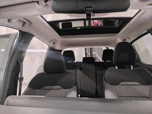 Used 2025 Nissan Kicks SV w/ SV Premium Package image 32