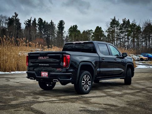 Used 2024 GMC Sierra 1500 AT4 w/ Technology Package image 3