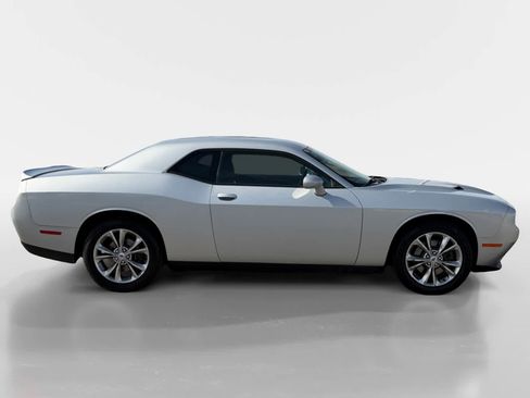 Used 2021 Dodge Challenger SXT image 12