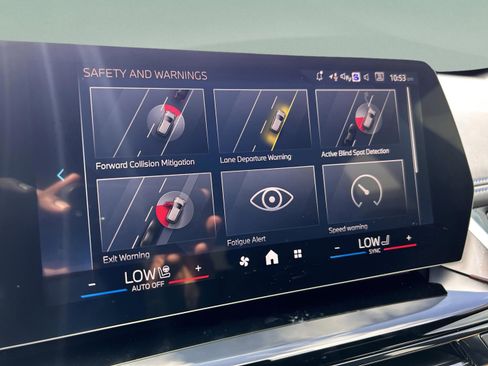 Used 2025 BMW X1 xDrive28i w/ Premium Package image 19