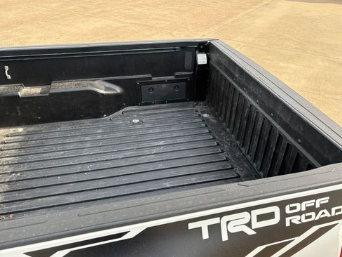 Used 2020 Toyota Tacoma SR w/ SR Convenience Package image 30