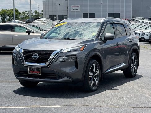 Used 2023 Nissan Rogue SL w/ SL Premium Package FWD image 9