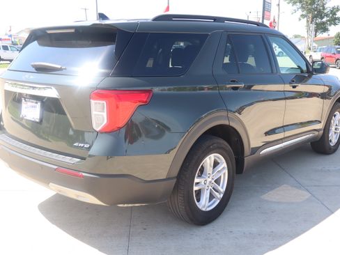 Used 2023 Ford Explorer XLT w/ Equipment Group 202A AWD/4WD image 5