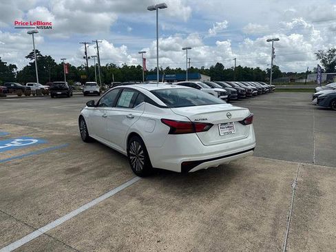 Used 2025 Nissan Altima 2.5 SV FWD image 5