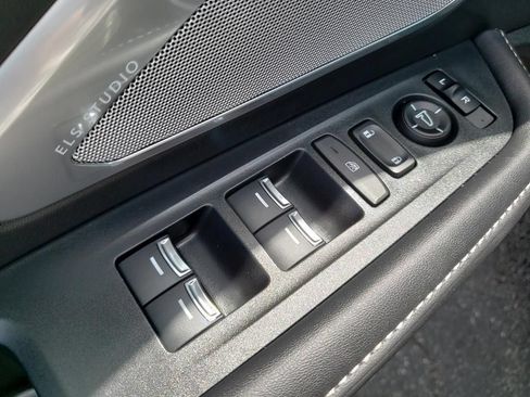 Certified 2025 Acura RDX SH-AWD w/ Technology Package image 21