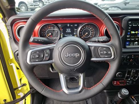 Used 2023 Jeep Gladiator Rubicon w/ Cold Weather Group AWD/4WD image 15