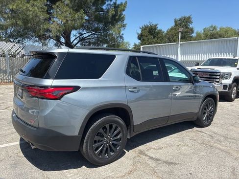 Used 2023 Chevrolet Traverse RS w/ LPO, Cargo Package AWD/4WD image 3