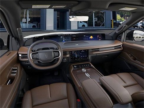 New 2025 Lincoln Navigator Reserve AWD/4WD image 9