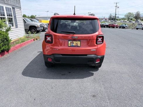 Used 2016 Jeep Renegade Latitude AWD/4WD image 6