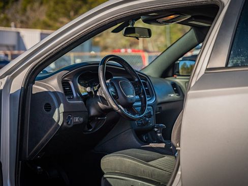Used 2019 Dodge Charger SXT image 22
