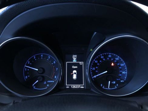 Used 2018 Toyota Corolla iM w/ All-Weather Mat Package FWD image 30
