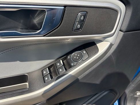 Used 2022 Ford Explorer XLT w/ Equipment Group 202A image 14