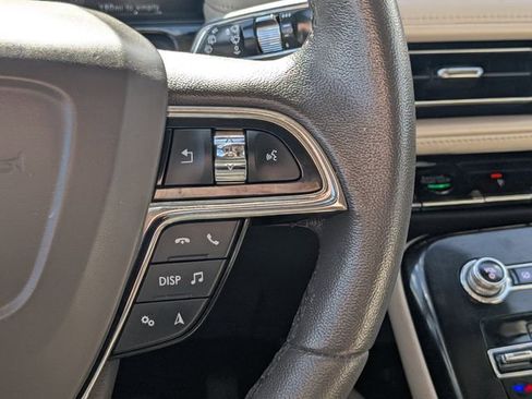 Used 2022 Lincoln Nautilus FWD w/ Premium Package image 22