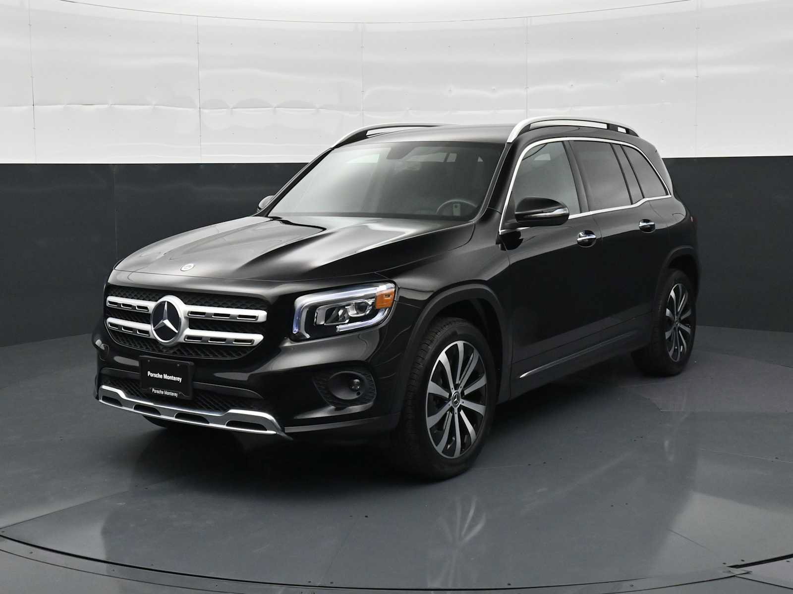 Used 2022 Mercedes-Benz GLB 250 image 1