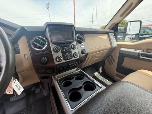 Used 2016 Ford F350 Lariat w/ Lariat Interior Package AWD/4WD image 16