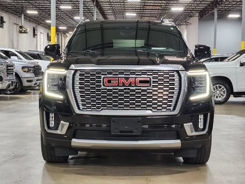 Used 2023 GMC Yukon Denali w/ Advanced Technology Package AWD/4WD image 2
