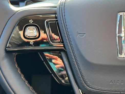 New 2026 Lincoln Aviator AWD image 21