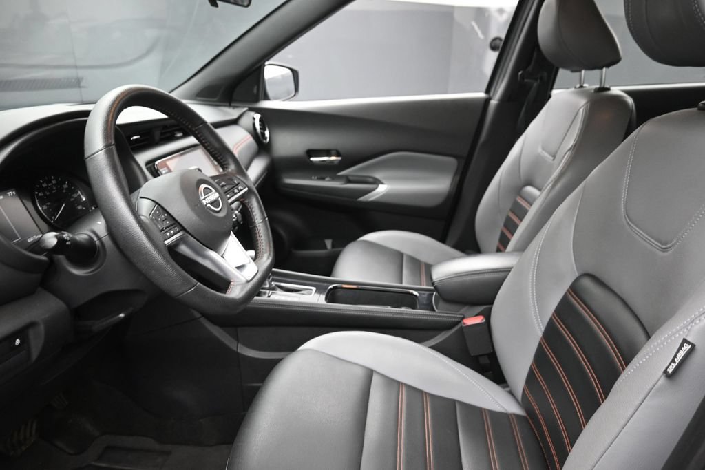 Used 2023 Nissan Kicks SR w/ SR Premium Package FWD image 16
