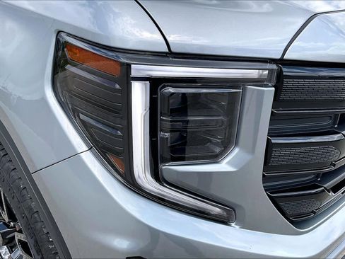 Used 2025 GMC Sierra 1500 Elevation w/ Preferred Package image 27