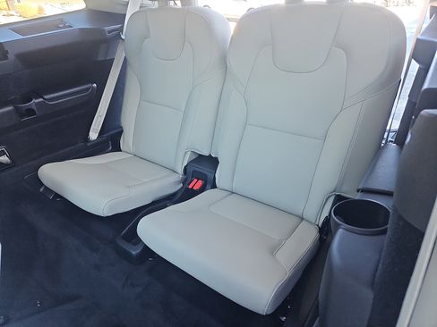 Used 2025 Volvo XC90 B6 Plus w/ Protection Package image 35