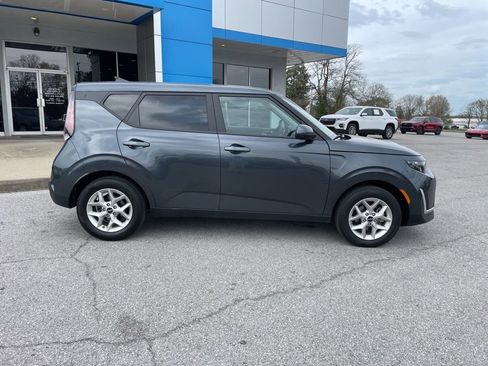 Used 2025 Kia Soul LX w/ LX Technology Package image 9