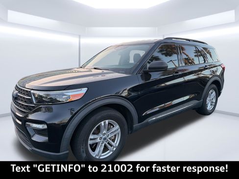 Used 2020 Ford Explorer XLT w/ Equipment Group 202A image 2