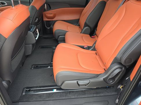 New 2026 Kia Carnival SX FWD image 17