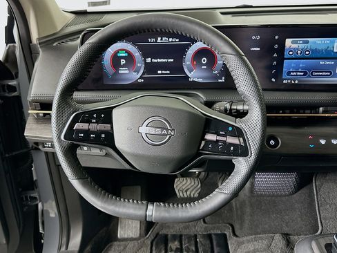 Used 2023 Nissan Ariya AWD image 18