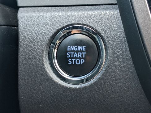 Used 2023 Toyota Camry SE image 26