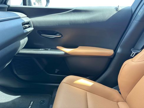 New 2026 Lexus UX 300h FWD image 24