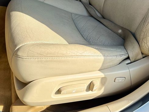 Used 2011 Lexus ES 350 image 21