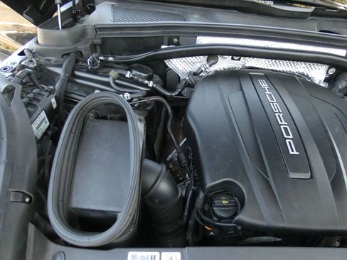 Used 2018 Porsche Macan Sport Edition image 82