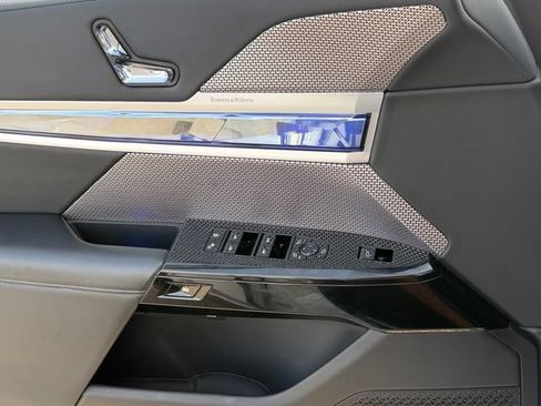 Used 2023 BMW 760i xDrive AWD/4WD image 28