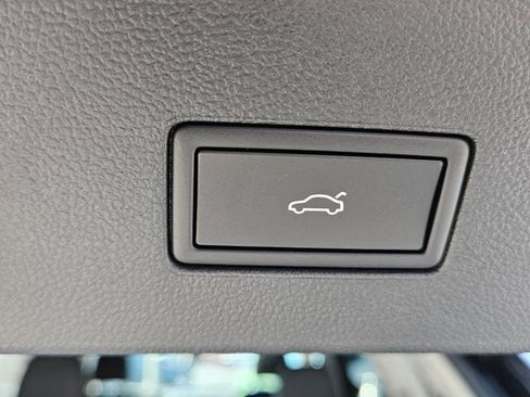 New 2026 Volkswagen Atlas Peak Edition image 14