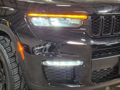 Used 2023 Jeep Grand Cherokee L Limited w/ Black Appearance Package RWD image 13