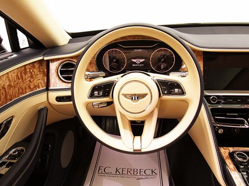 Used 2022 Bentley Flying Spur V8 AWD/4WD image 24