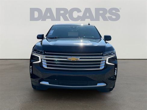Used 2024 Chevrolet Suburban High Country image 2