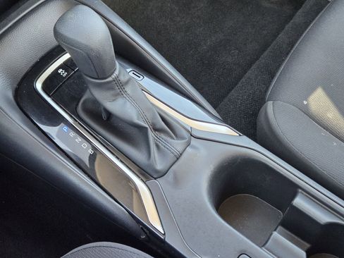 Used 2025 Toyota Corolla LE image 22