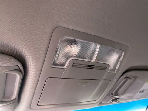 Used 2017 Toyota Camry SE image 25