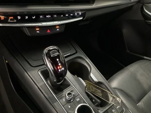 Used 2024 Cadillac XT4 Premium Luxury image 12