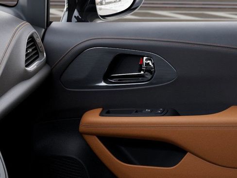 New 2026 Chrysler Pacifica Pinnacle image 25