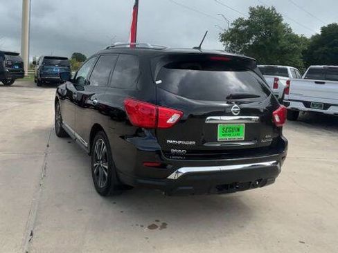 Used 2017 Nissan Pathfinder Platinum w/ Family Entertainment Package AWD/4WD image 7