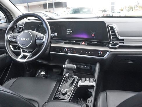Used 2023 Kia Sportage EX image 30