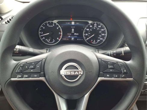 Used 2024 Nissan Sentra SV FWD image 14